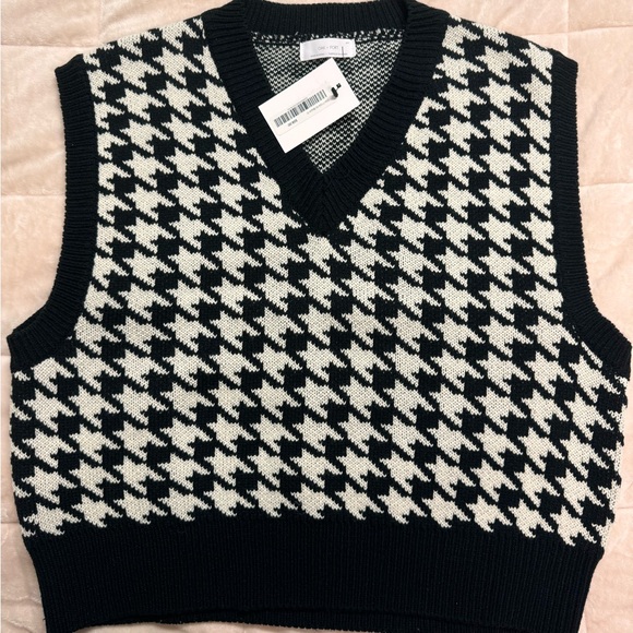 OAK + FORT Vest - Picture 1 of 1